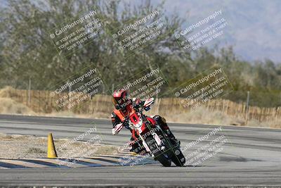 media/Dec-01-2025-Moto Forza (Mon) [[2daa91e15f]]/3-Beginner Group/Session 3 (Turn 3)/